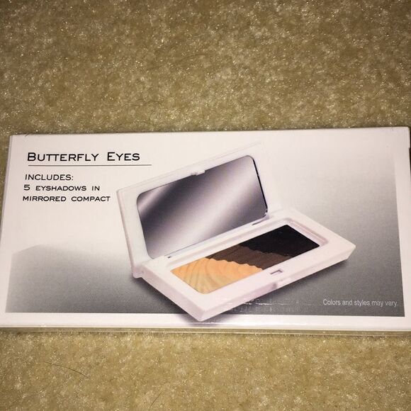 ME Makeover Essentials Other - Me make essentials butterfly eyes compact